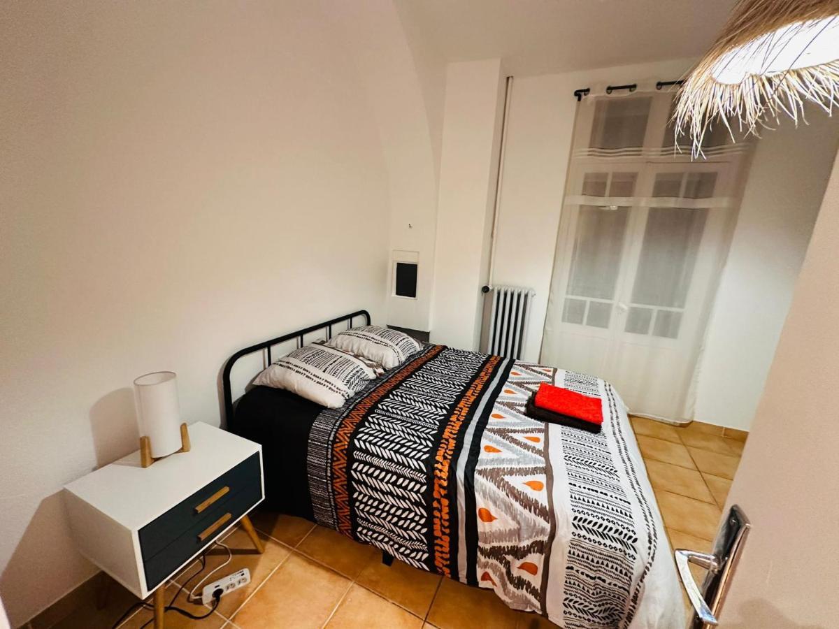 Lumineux Et Spacieux 2 Avec Parking Gratuit Dans La Rue Apartment *